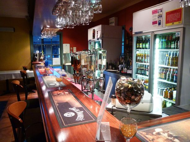 Imagen de los exteriores del Hotel Coachman's Eden. Foto 12