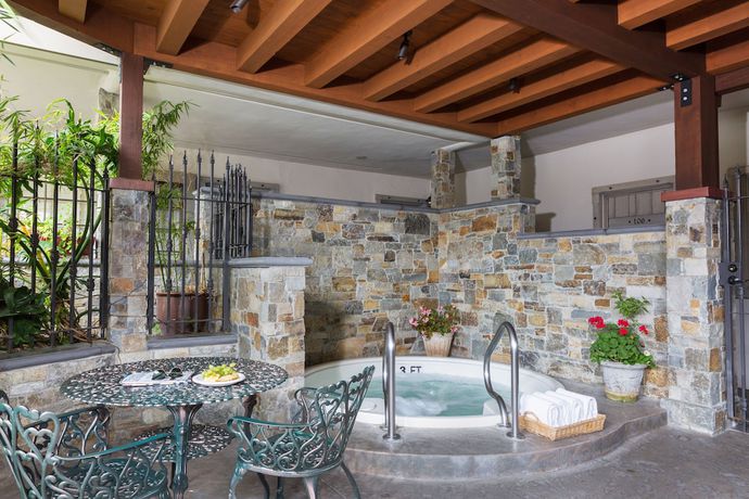 Imagen de la piscina del Hotel Coachman\'s Inn, A Four Sisters Inn. Foto 19