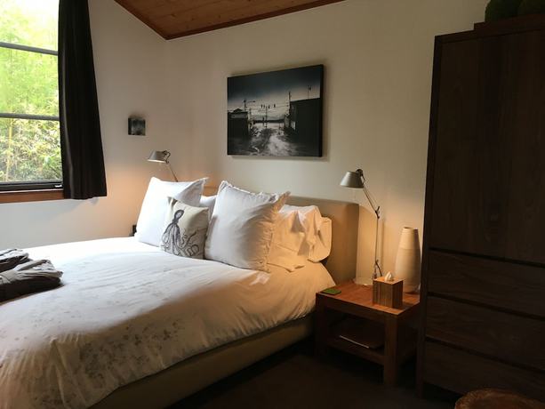 Imagen de la habitación del Hotel Coast Cabins. Foto 7
