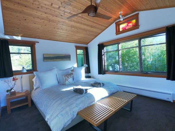 Imagen de la habitación del Hotel Coast Cabins. Foto 9
