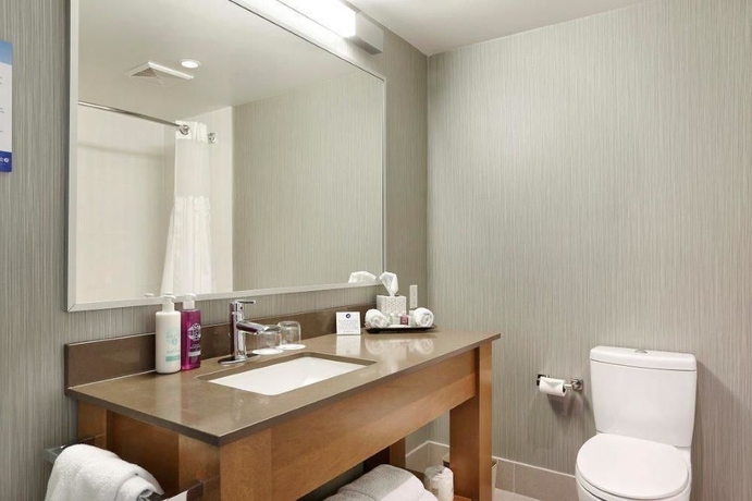 Imagen de la habitación del Hotel Coast Coal Harbour Vancouver By Apa. Foto 9