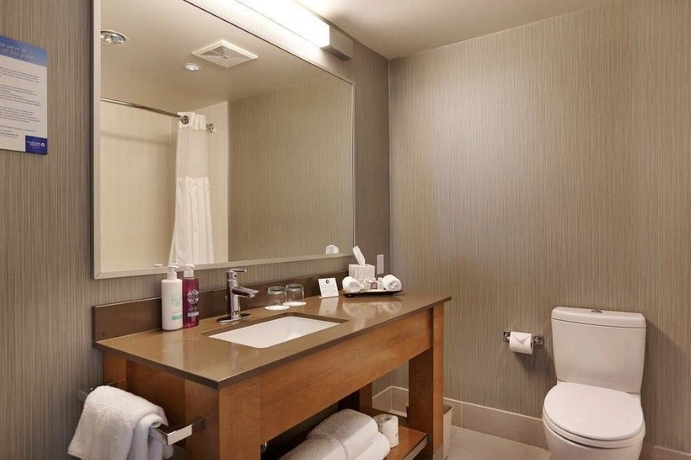 Imagen de la habitación del Hotel Coast Coal Harbour Vancouver By Apa. Foto 10
