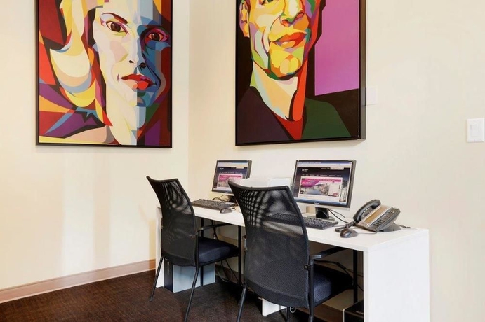 Imagen de los interiores del Hotel Coast Coal Harbour Vancouver By Apa. Foto 15