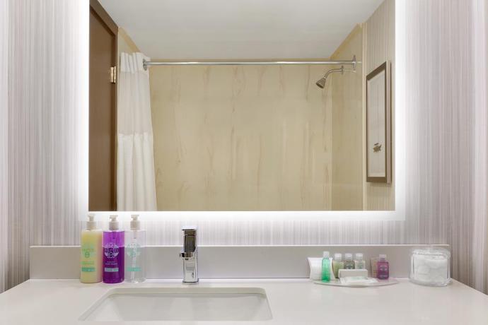 Imagen de la habitación del Hotel Coast Discovery Inn. Foto 6