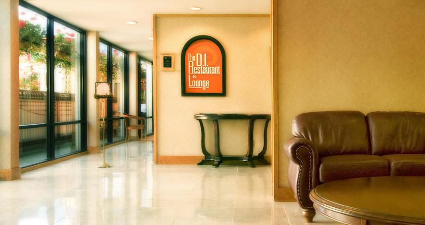 Imagen del bar/restaurante del Hotel Coast Discovery Inn. Foto 5