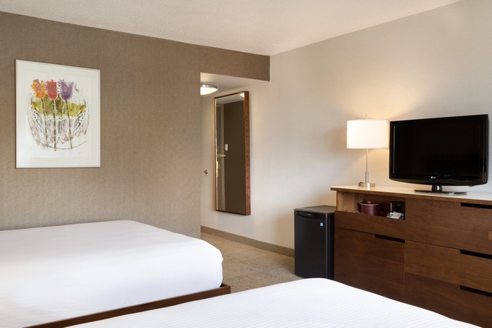 Imagen de la habitación del Hotel Coast Edmonton Plaza By Apa. Foto 3