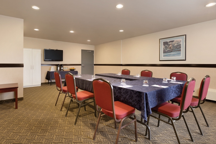 Imagen de los interiores del Hotel Coast Fraser Tower. Foto 13