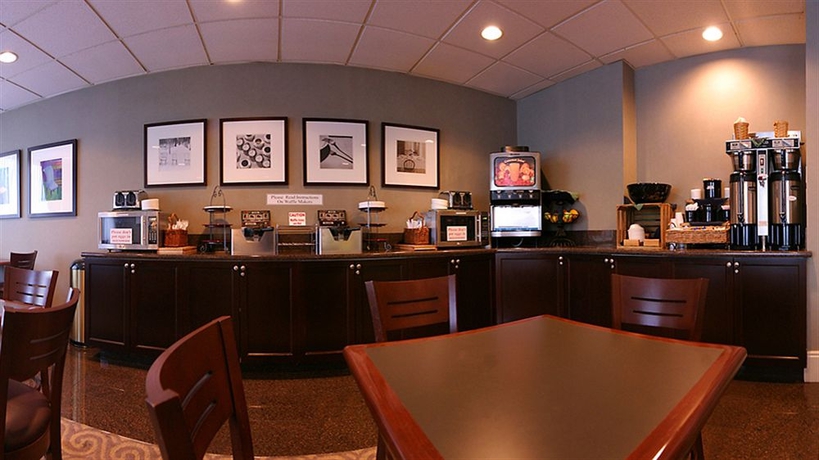 Imagen del bar/restaurante del Hotel Coast Gateway. Foto 2