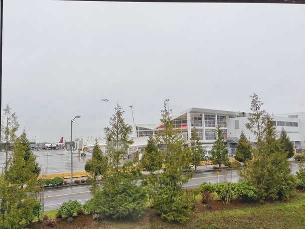 Imagen de los exteriores del Hotel Coast Gateway. Foto 12