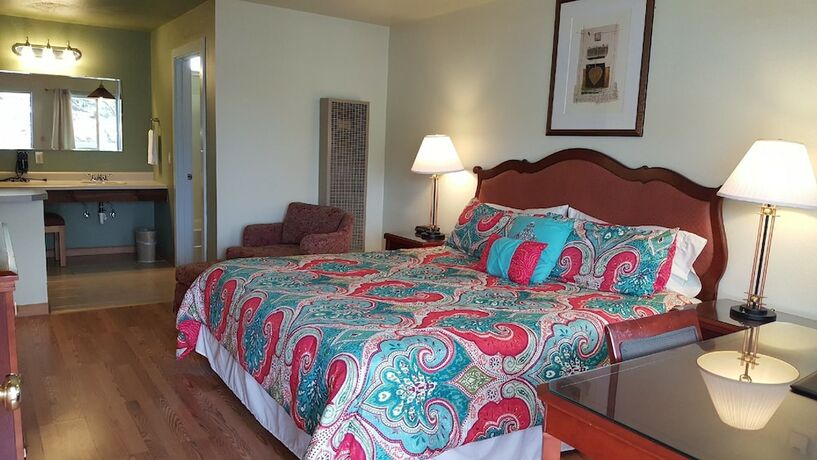 Imagen de la habitación del Hotel Coast Inn and Spa Fort Bragg. Foto 19