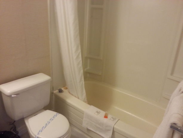 Imagen de la habitación del Hotel Coast Metro Vancouver. Foto 5