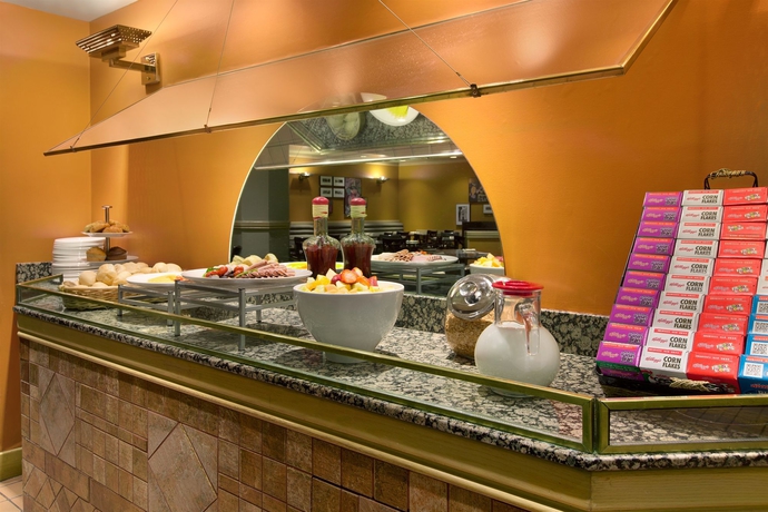 Imagen del bar/restaurante del Hotel Coast Plaza. Foto 3