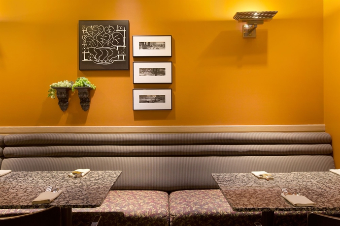 Imagen del bar/restaurante del Hotel Coast Plaza. Foto 4