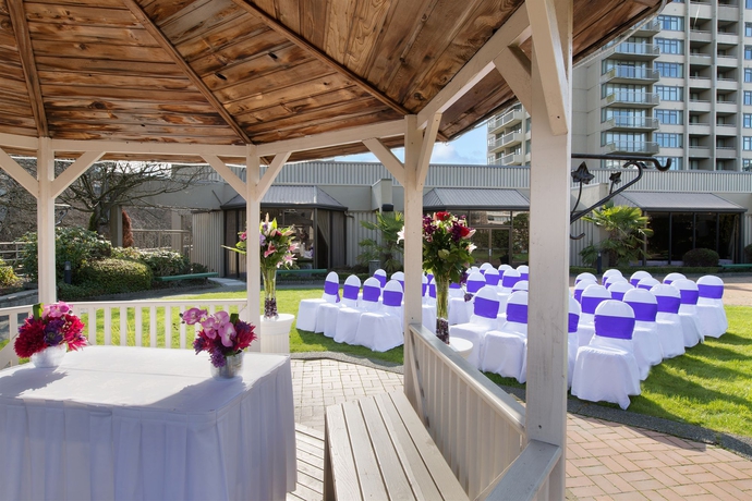 Imagen de los exteriores del Hotel Coast Plaza. Foto 10