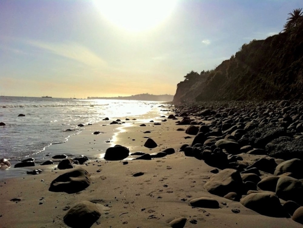 Imagen de los exteriores del Hotel Coast Village Inn - Santa Barbara. Foto 17