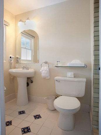 Imagen de la habitación del Hotel Coast Village Inn - Santa Barbara. Foto 7
