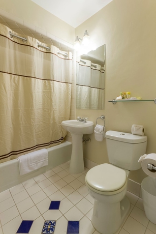 Imagen de la habitación del Hotel Coast Village Inn - Santa Barbara. Foto 15