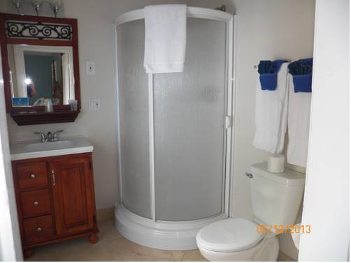 Imagen de la habitación del Hotel Coast Village Inn and Cottages. Foto 3