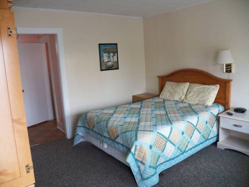 Imagen de la habitación del Hotel Coast Village Inn and Cottages. Foto 12