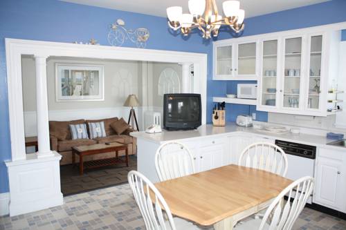 Imagen de la habitación del Hotel Coast Village Inn and Cottages. Foto 15