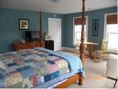 Imagen de la habitación del Hotel Coast Village Inn and Cottages. Foto 16
