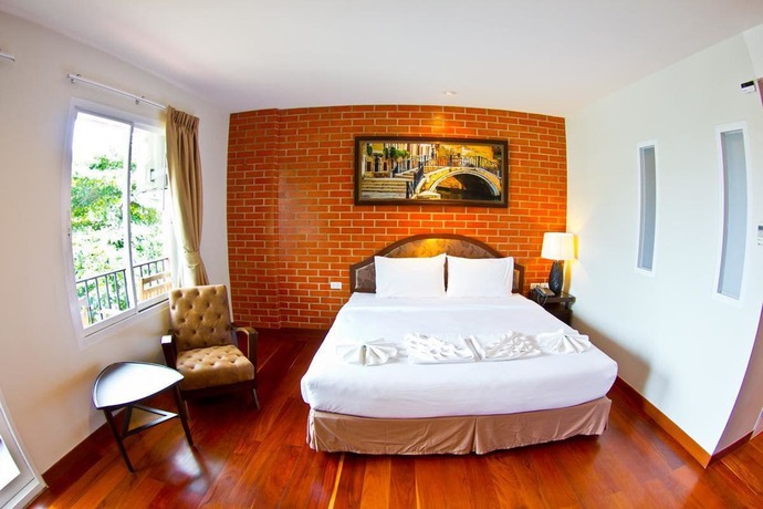 Imagen de la habitación del Hotel Coasta Bangsaen. Foto 2