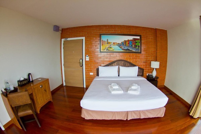 Imagen de la habitación del Hotel Coasta Bangsaen. Foto 16