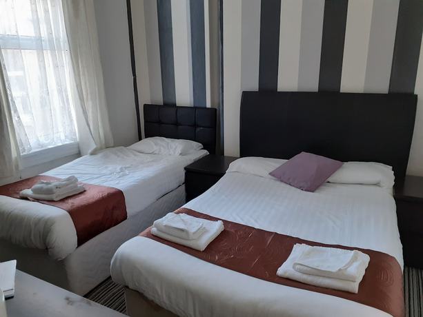 Imagen de la habitación del Hotel Coastal Bay. Foto 2