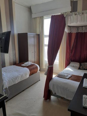 Imagen de la habitación del Hotel Coastal Bay. Foto 10
