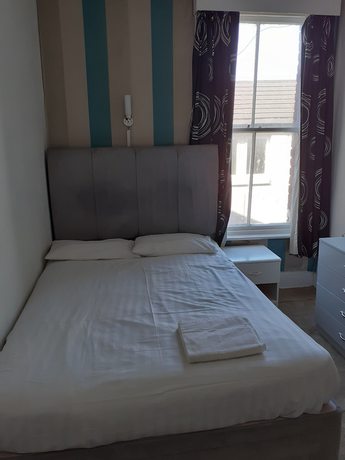 Imagen de la habitación del Hotel Coastal Bay. Foto 13