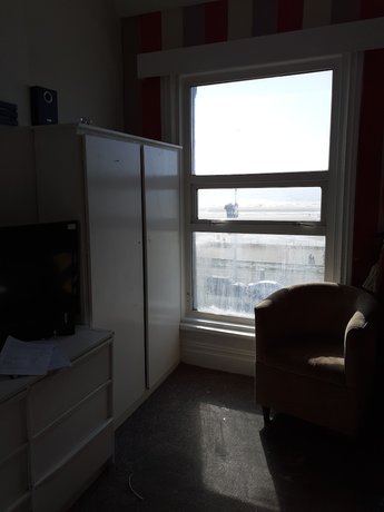 Imagen de la habitación del Hotel Coastal Bay. Foto 15