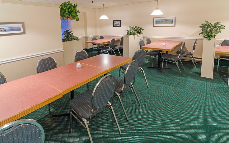 Imagen del bar/restaurante del Hotel Coastal Inn Dartmouth. Foto 5