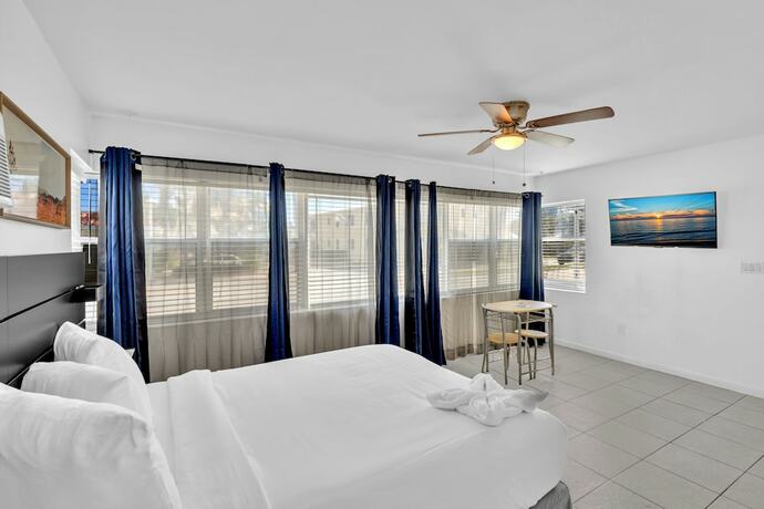 Imagen general del Hotel Coastal Sunset. Foto 11
