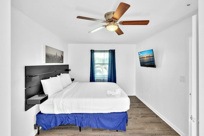Imagen de la habitación del Hotel Coastal Sunset. Foto 19