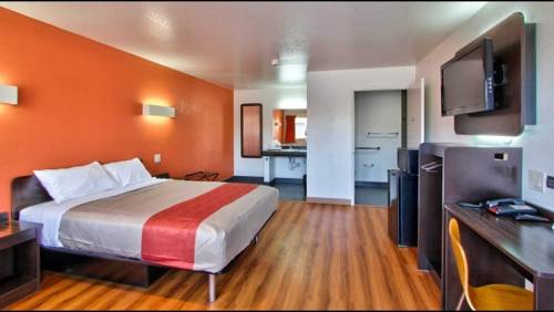 Imagen de la habitación del Hotel Coastal Valley Inn. Foto 3
