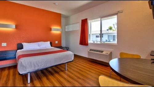 Imagen de la habitación del Hotel Coastal Valley Inn. Foto 4