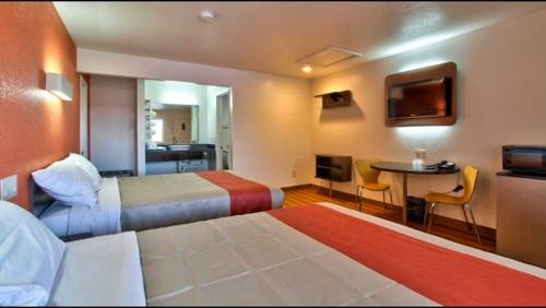 Imagen de la habitación del Hotel Coastal Valley Inn. Foto 9