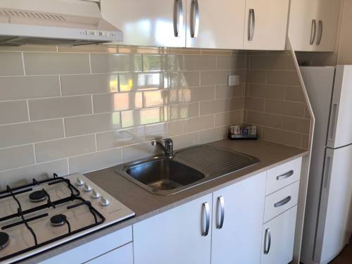 Imagen de la habitación del Hotel Cobar Caravan Park. Foto 6