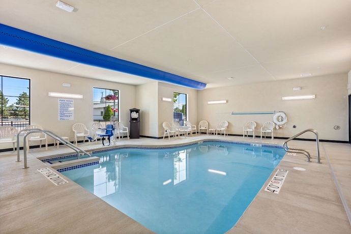 Imagen de la piscina del Hotel Cobblestone and Suites - Lynden. Foto 18
