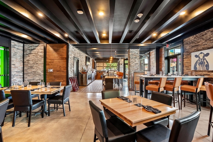 Imagen del bar/restaurante del Hotel Cobblestone and Suites - Lynden. Foto 7