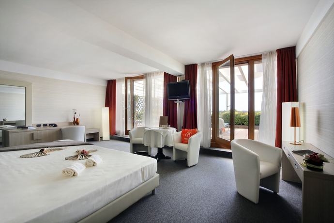 Imagen de la habitación del Hotel Cocca Royal Thai Spa. Foto 6