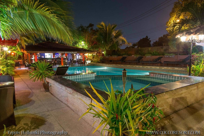 Imagen de la piscina del Hotel Cocco Resort. Foto 11