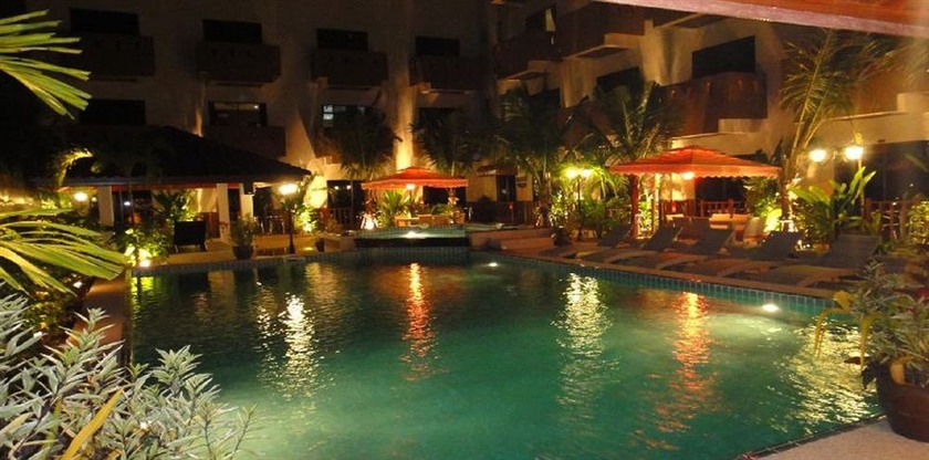 Imagen de la piscina del Hotel Cocco Resort. Foto 12