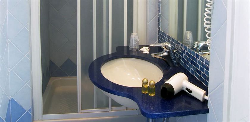 Imagen de la piscina del Hotel Coccodrillo and Residence. Foto 16