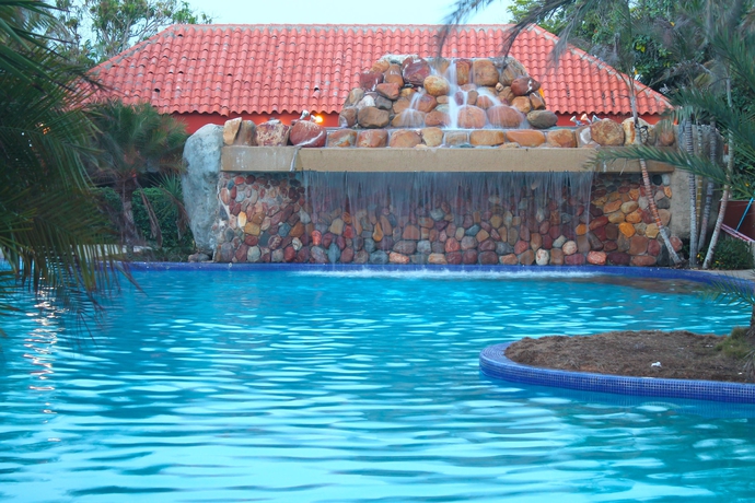 Imagen de la piscina del Hotel Coche Paradise. Foto 3