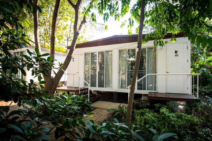Imagen de los exteriores del Hotel Cochet. Foto 10