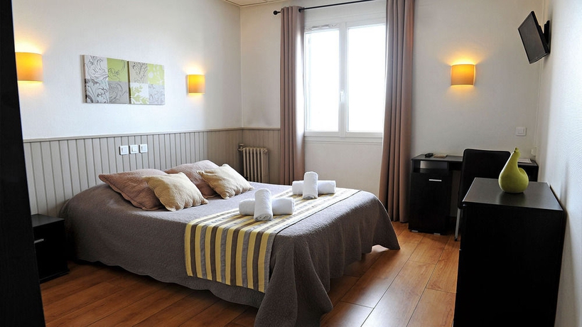 Imagen de la habitación del Hotel Côte Basque. Foto 2