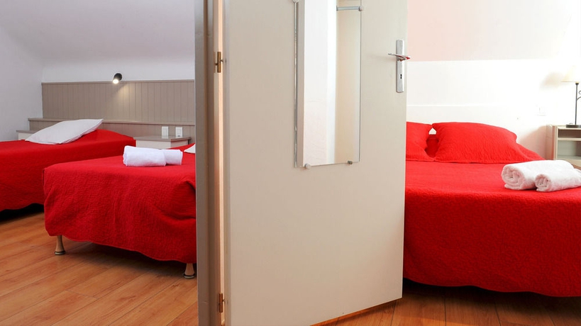 Imagen de la habitación del Hotel Côte Basque. Foto 5