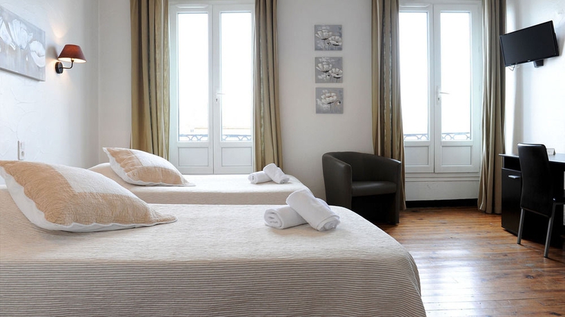 Imagen de la habitación del Hotel Côte Basque. Foto 8