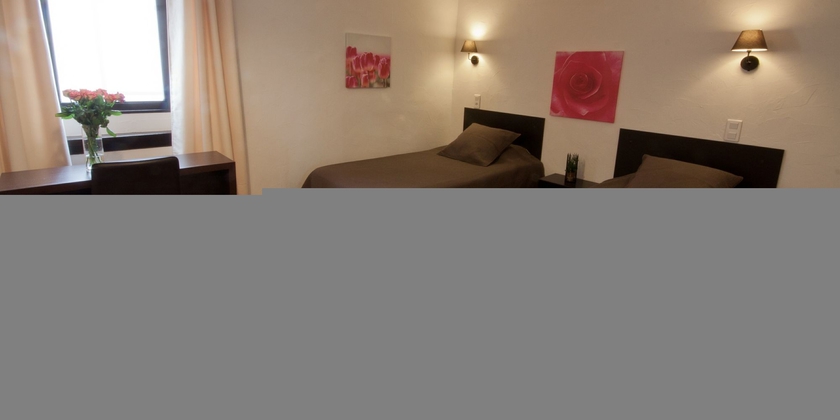 Imagen de la habitación del Hotel Côte Basque. Foto 9